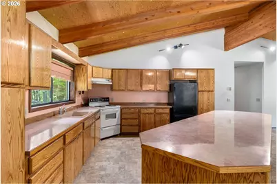 586 NW Loop Rd, White Salmon, WA 98672 - Photo 18