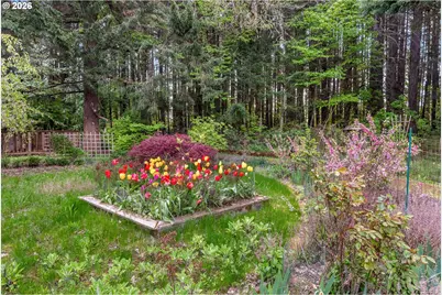 586 NW Loop Rd, White Salmon, WA 98672 - Photo 10