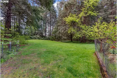 586 NW Loop Rd, White Salmon, WA 98672 - Photo 8