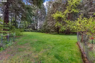 586 NW Loop Rd, White Salmon, WA 98672 - Photo 8