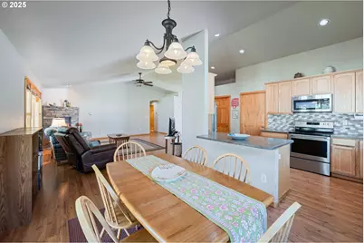 16676 McClintock Pl, La Pine, OR 97739 - Photo 10