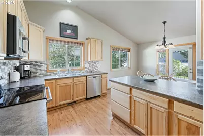 16676 McClintock Pl, La Pine, OR 97739 - Photo 12