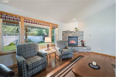 16676 McClintock Pl, La Pine, OR 97739 - Photo 4
