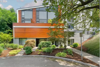 245 SW Meade St #G2, Portland, OR 97201 - Photo 2