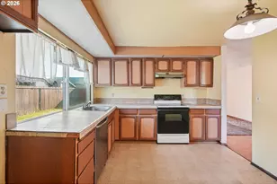 1384 NE 19th St, Gresham, OR 97030 - Photo 10