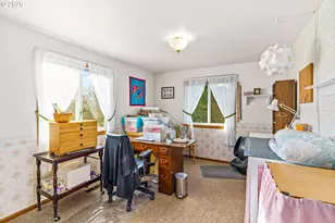 28779 Jager Ln, Junction City, OR 97448 - Photo 16