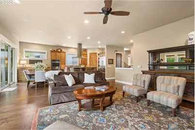 9830 NW Wayne Ln, Portland, OR 97229 - Photo 6
