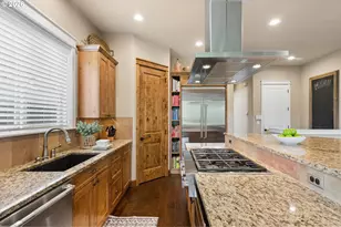 9830 NW Wayne Ln, Portland, OR 97229 - Photo 12