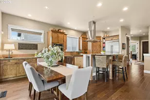 9830 NW Wayne Ln, Portland, OR 97229 - Photo 8