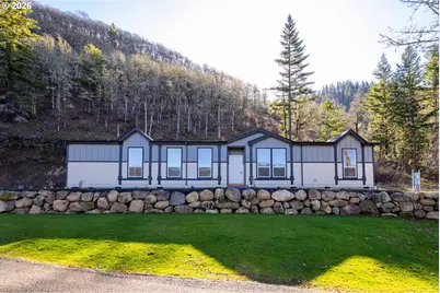 698 Highway 141, White Salmon, WA 98672 - Photo 1