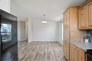 1415 S Bertelsen Rd, Eugene, OR 97402 - Photo 10