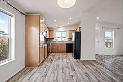 1415 S Bertelsen Rd #112, Eugene, OR 97402 - Photo 8