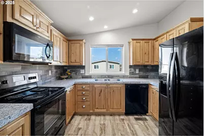 1415 S Bertelsen Rd #112, Eugene, OR 97402 - Photo 6