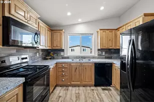 1415 S Bertelsen Rd, Eugene, OR 97402 - Photo 6