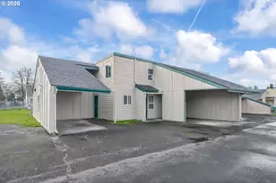 7856 SE Stephanie Ct, Milwaukie, OR 97222 - Photo 2