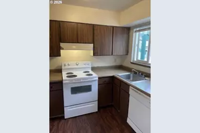 7856 SE Stephanie Ct, Milwaukie, OR 97222 - Photo 12