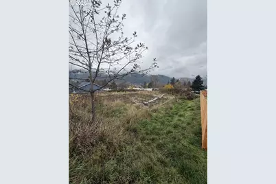 Mona St, Myrtle Creek, OR 97457 - Photo 1