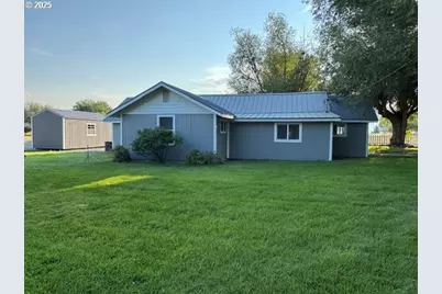 1645 4th St, Haines, OR 97833 - Photo 8