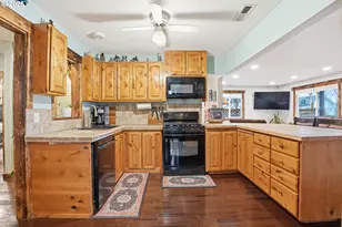 364 NE 9th Ave, Canby, OR 97013 - Photo 8