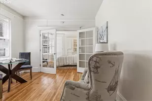 2109 NW Irving St, Portland, OR 97210 - Photo 4