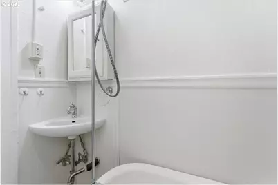 2109 NW Irving St #211, Portland, OR 97210 - Photo 12