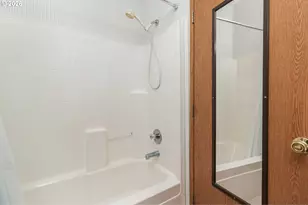 1621 NE Yaquina Heights Dr, Newport, OR 97365 - Photo 14