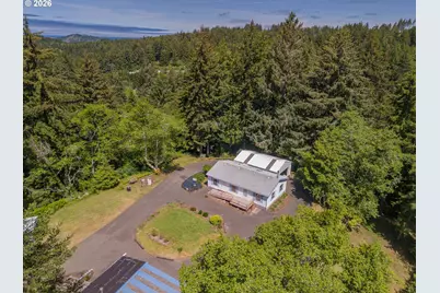 1621 NE Yaquina Heights Dr, Newport, OR 97365 - Photo 1
