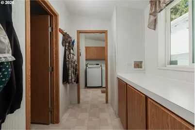 1621 NE Yaquina Heights Dr, Newport, OR 97365 - Photo 12