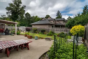 962 NW Keasey St, Roseburg, OR 97471 - Photo 6