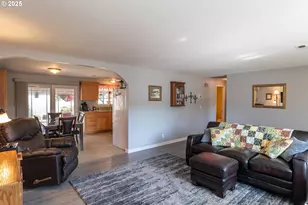 962 NW Keasey St, Roseburg, OR 97471 - Photo 12