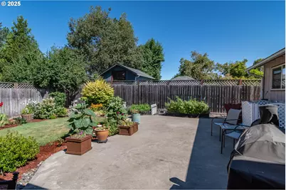 962 NW Keasey St, Roseburg, OR 97471 - Photo 34