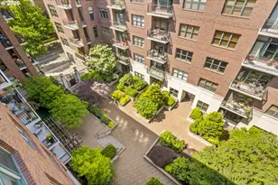 821 NW 11th Ave, Portland, OR 97209 - Photo 30