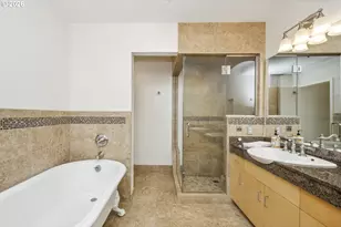 821 NW 11th Ave, Portland, OR 97209 - Photo 28