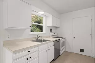6407 SW 47th Pl, Portland, OR 97221 - Photo 10