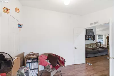 660 Wassom St, Lebanon, OR 97355 - Photo 8