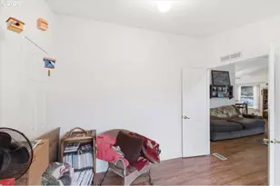 660 Wassom St, Lebanon, OR 97355 - Photo 8