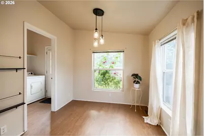 1281 S 57th Pl, Springfield, OR 97478 - Photo 10