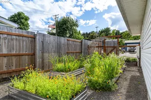 1281 S 57th Pl, Springfield, OR 97478 - Photo 28