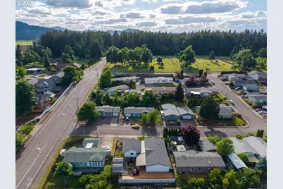 1281 S 57th Pl, Springfield, OR 97478 - Photo 30