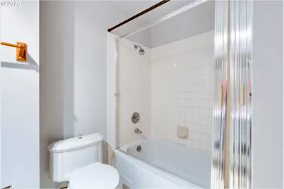 19560 SW Madeline St, Beaverton, OR 97078 - Photo 24