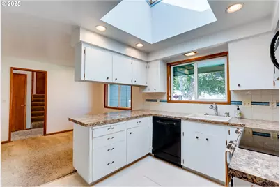 19560 SW Madeline St, Beaverton, OR 97078 - Photo 10