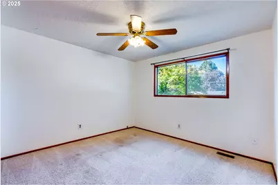 19560 SW Madeline St, Beaverton, OR 97078 - Photo 20