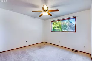 19560 SW Madeline St, Beaverton, OR 97078 - Photo 20