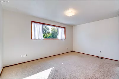 19560 SW Madeline St, Beaverton, OR 97078 - Photo 14
