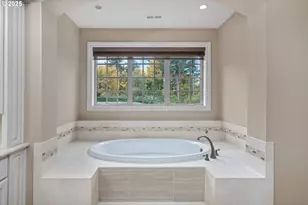 4530 SW Council Crest Dr, Portland, OR 97239 - Photo 24