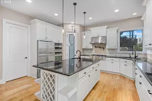 4530 SW Council Crest Dr, Portland, OR 97239 - Photo 8