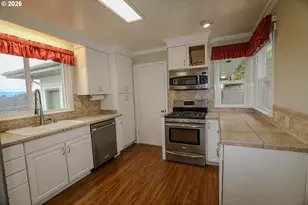1528 NW Eden St, Roseburg, OR 97470 - Photo 18