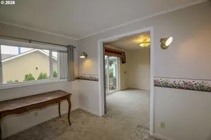1528 NW Eden St, Roseburg, OR 97470 - Photo 10