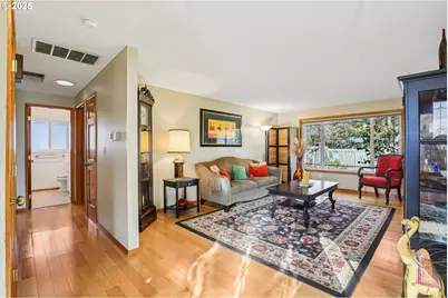 16365 SE Sterling Cir, Milwaukie, OR 97267 - Photo 4