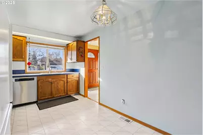 16365 SE Sterling Cir, Milwaukie, OR 97267 - Photo 12